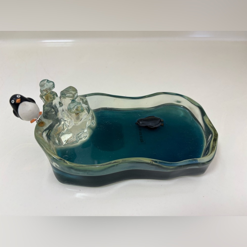 Penguin themed soap dish/decor